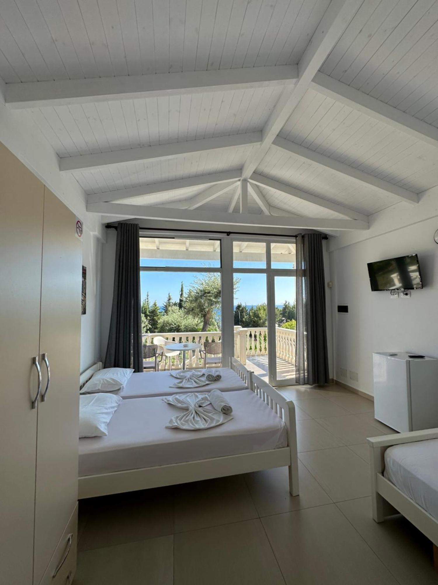 Essos Villas Dhërmi 外观 照片