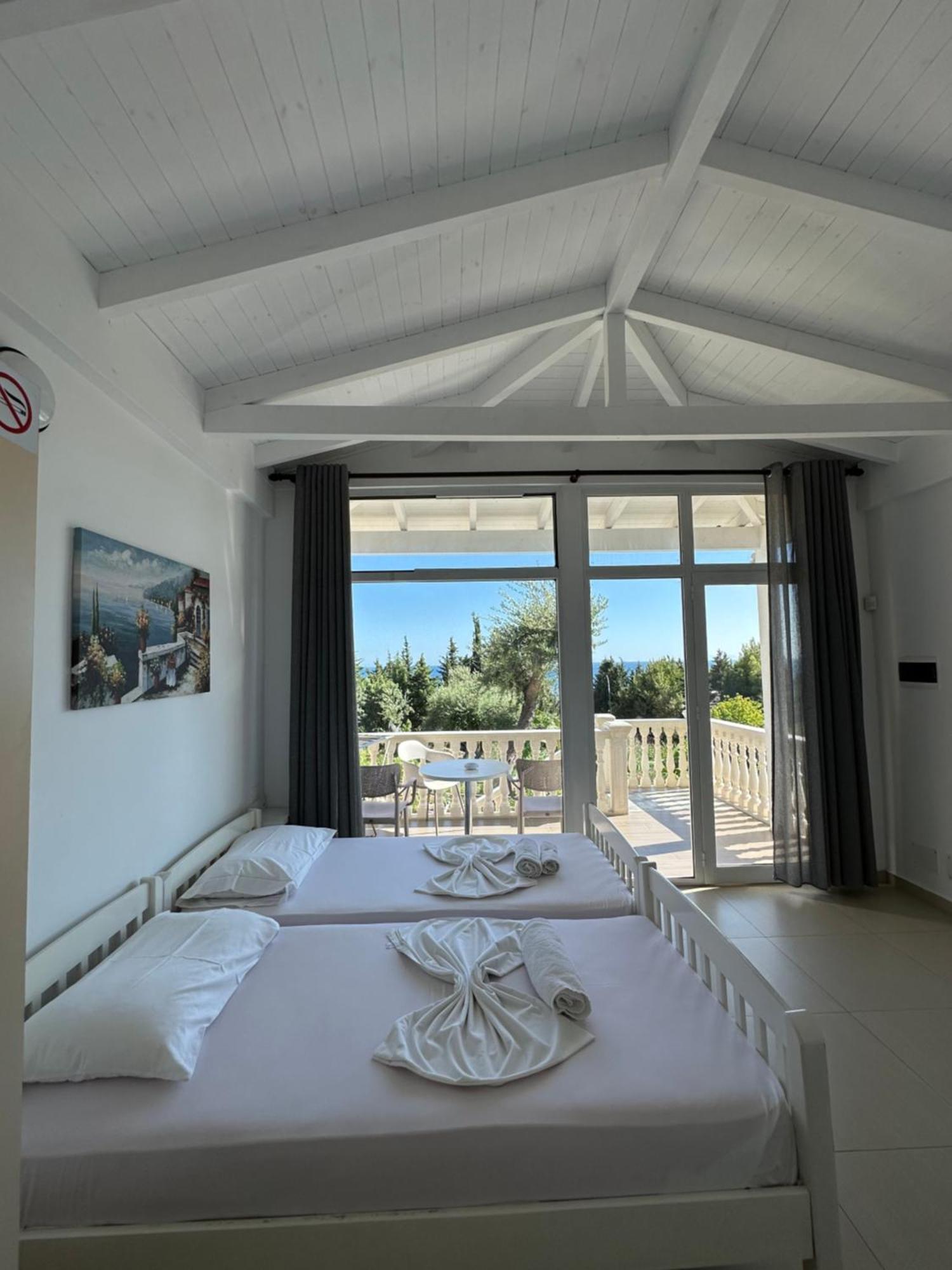 Essos Villas Dhërmi 外观 照片