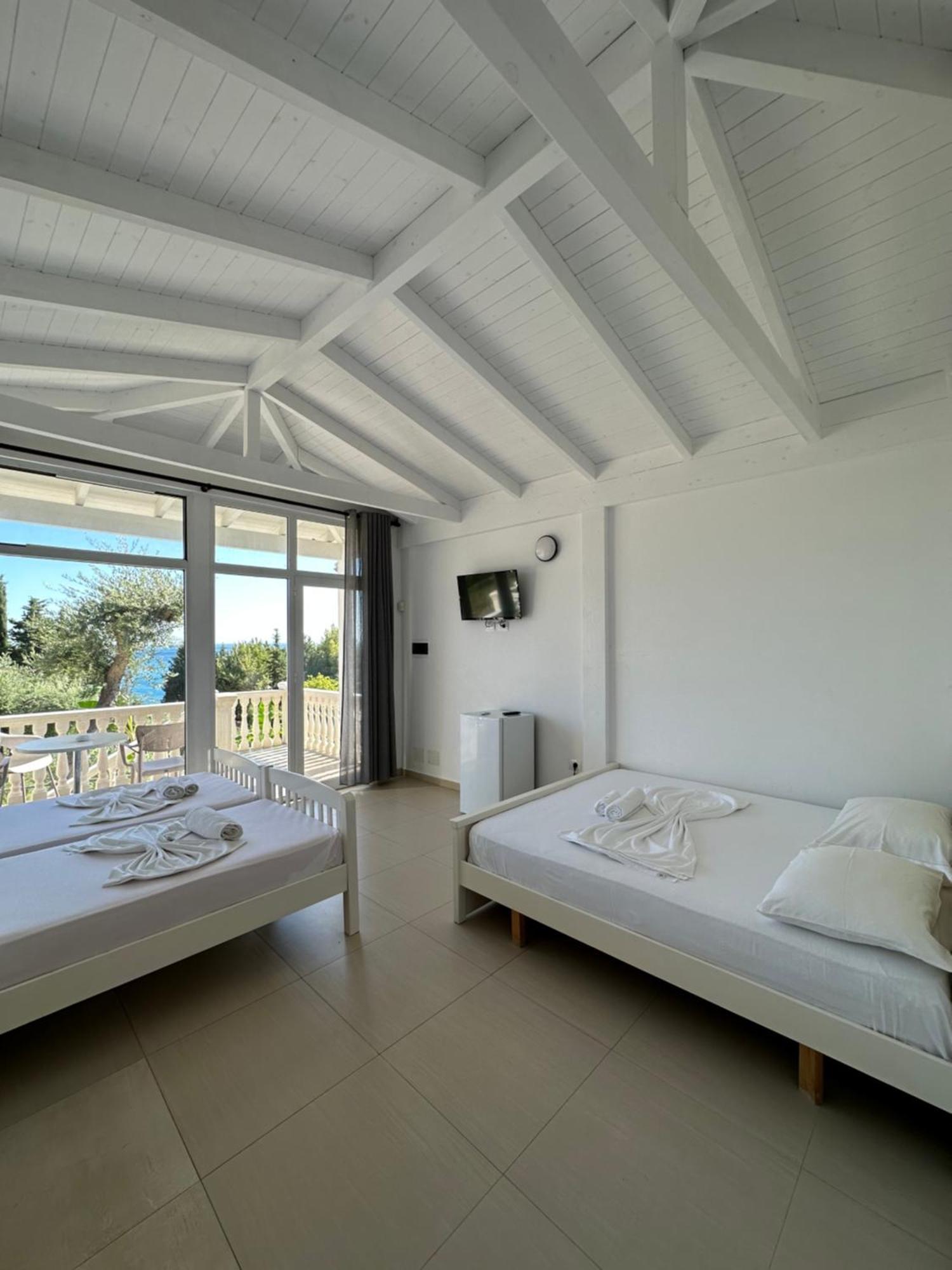 Essos Villas Dhërmi 外观 照片