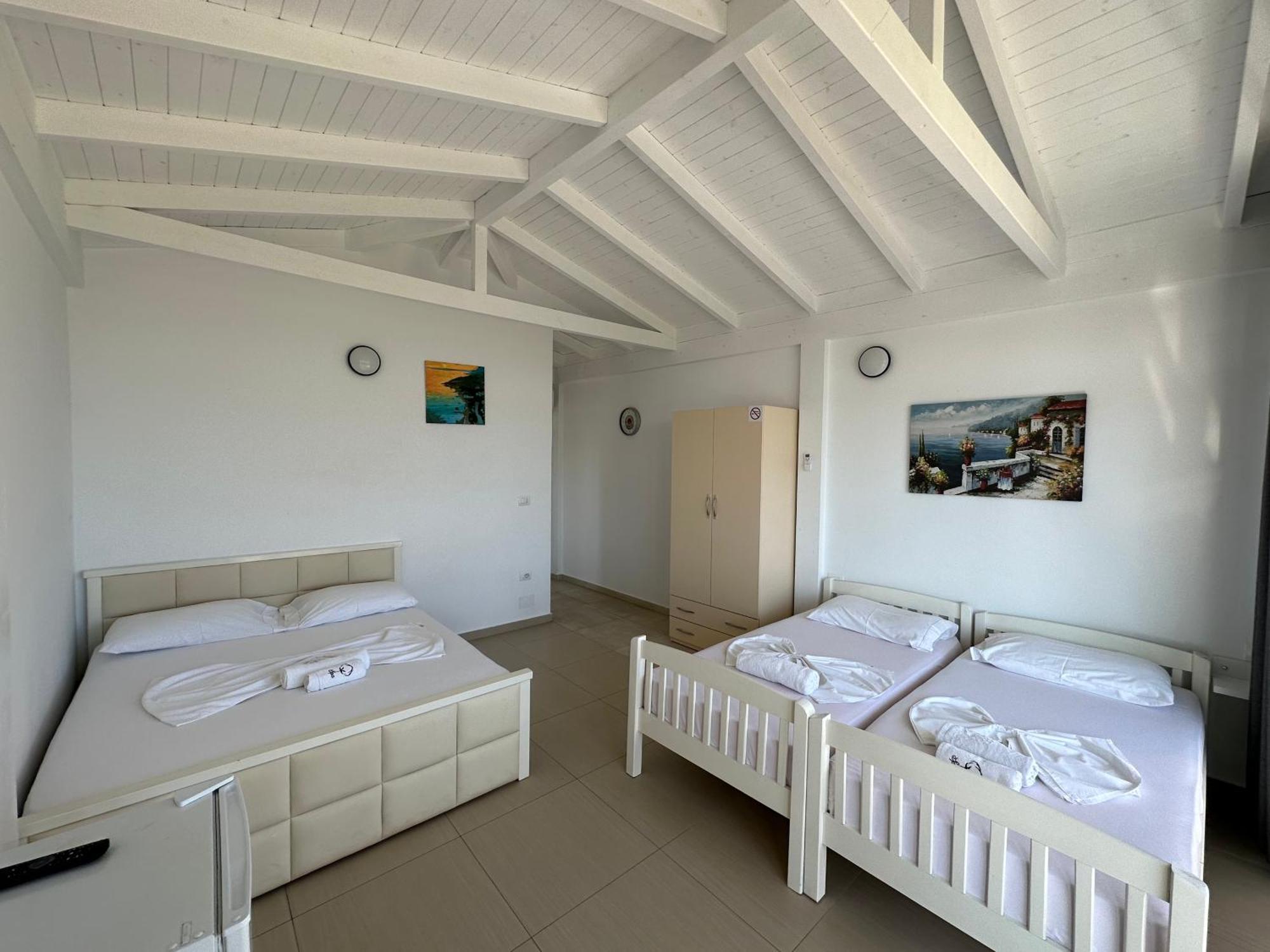 Essos Villas Dhërmi 外观 照片