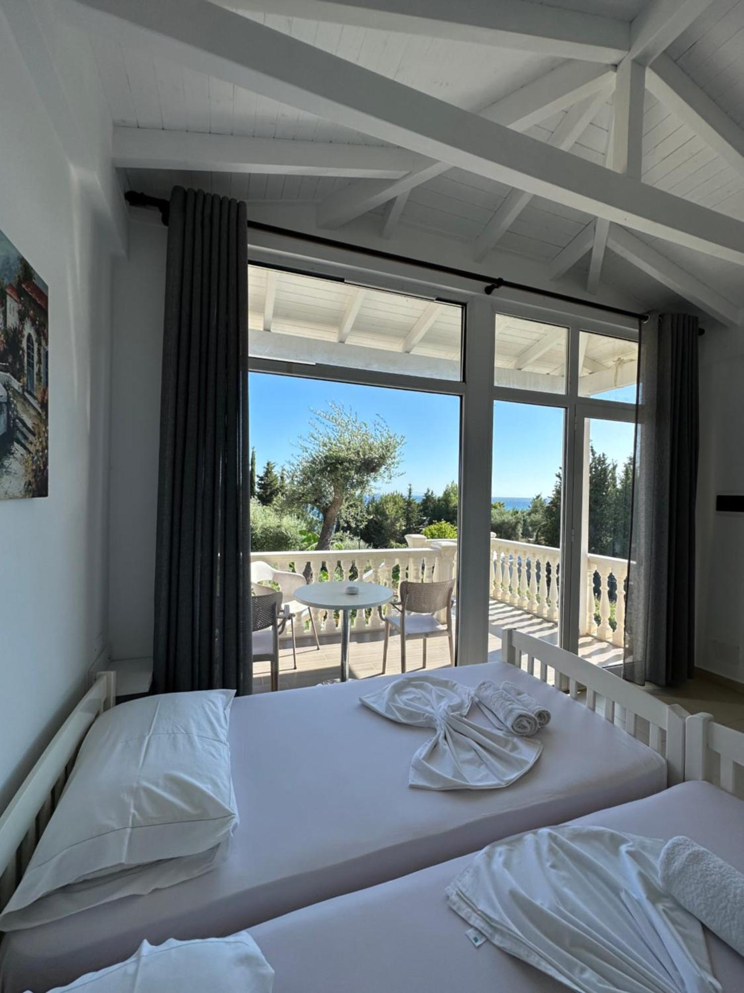 Essos Villas Dhërmi 外观 照片