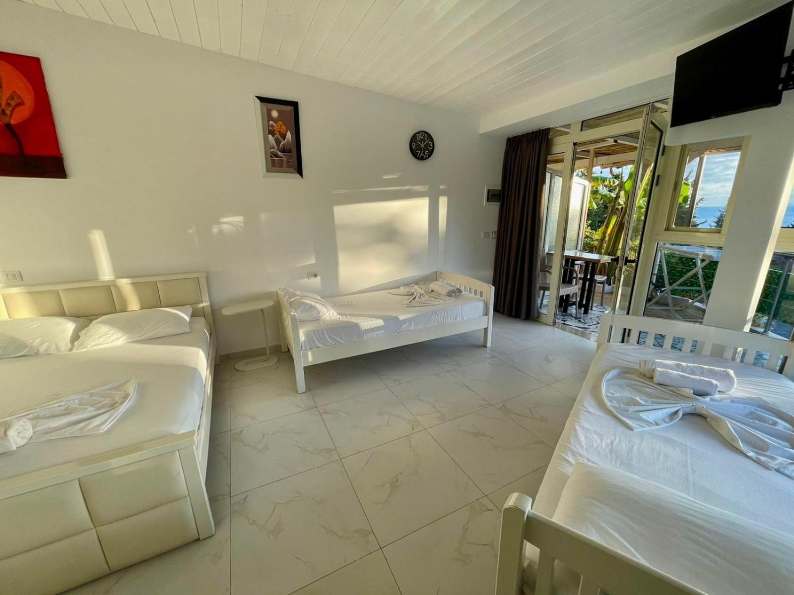 Essos Villas Dhërmi 外观 照片