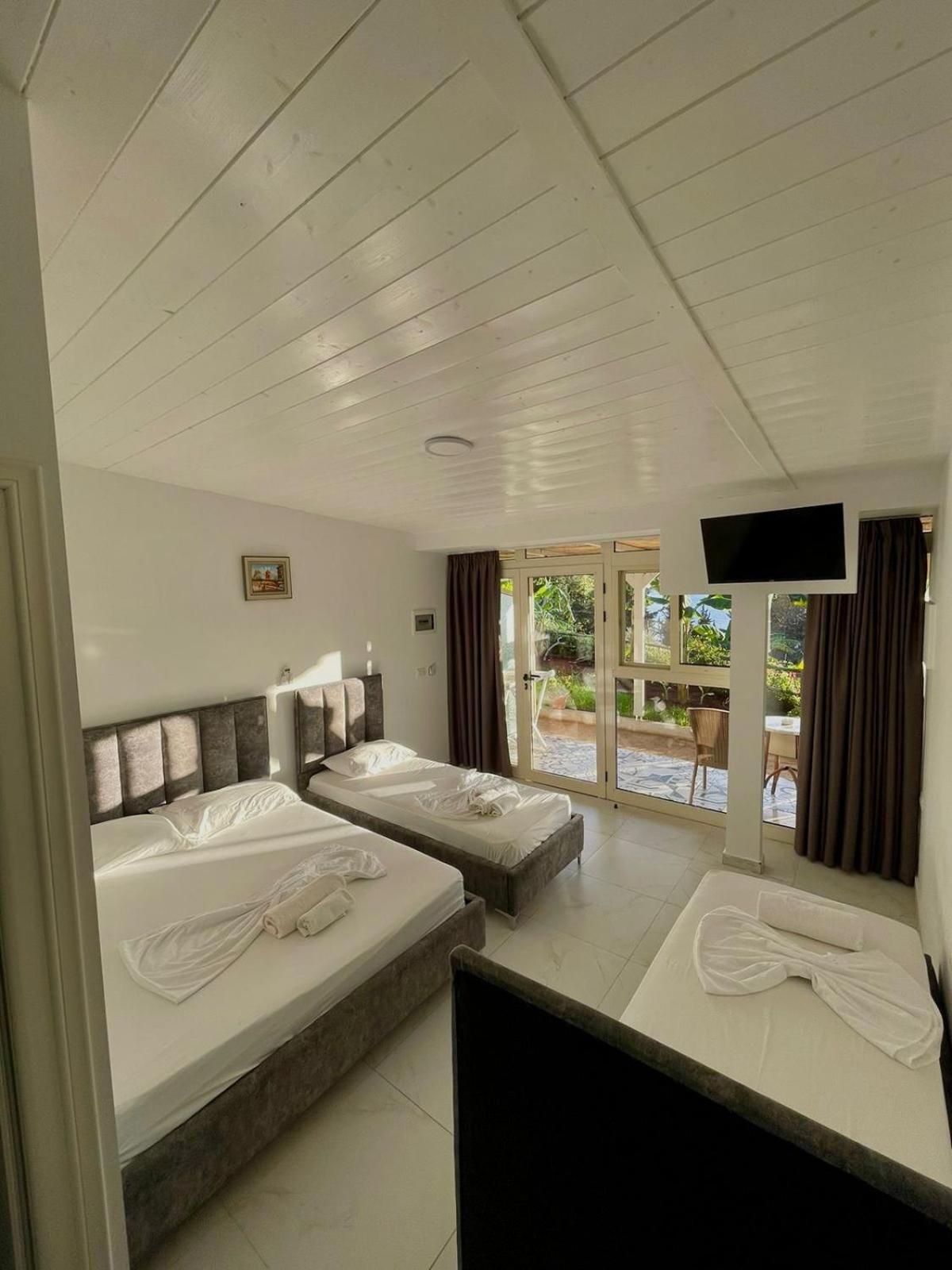 Essos Villas Dhërmi 外观 照片